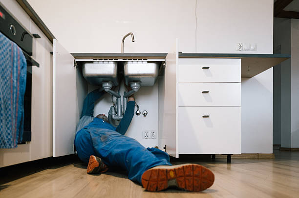 Professional Leak Detection technician working in Montpelier, IN